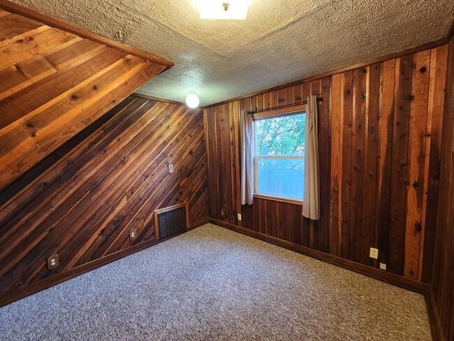 Building Photo - 122 Brennan St