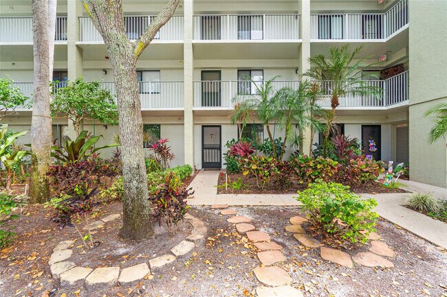 Building Photo - 2232 N Cypress Bend Dr