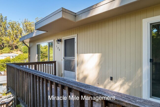 Building Photo - willow