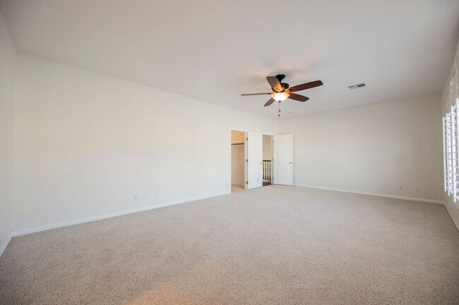 Building Photo - Luxury Home located in Henderson