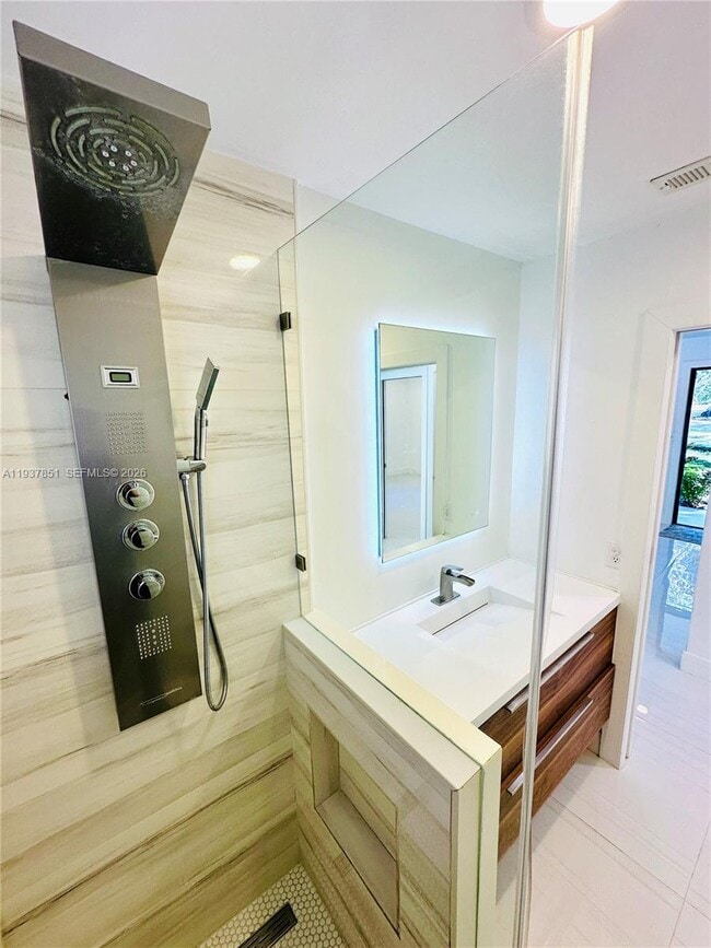 Building Photo - 8160 W 18th Ct