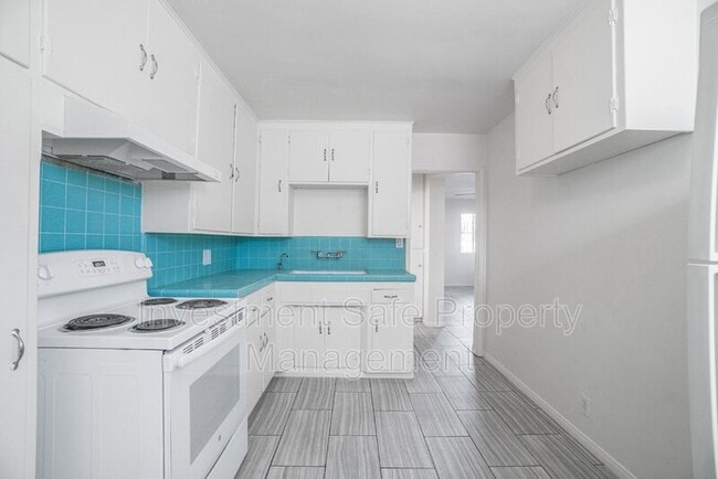 Building Photo - 30 Laurel Ave