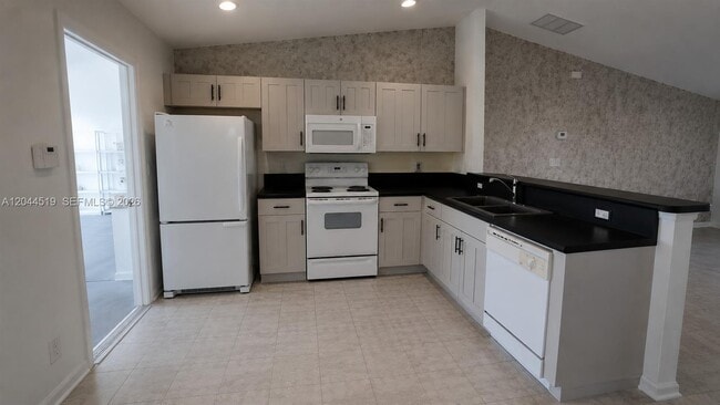 Building Photo - 547 High Hawk Cir