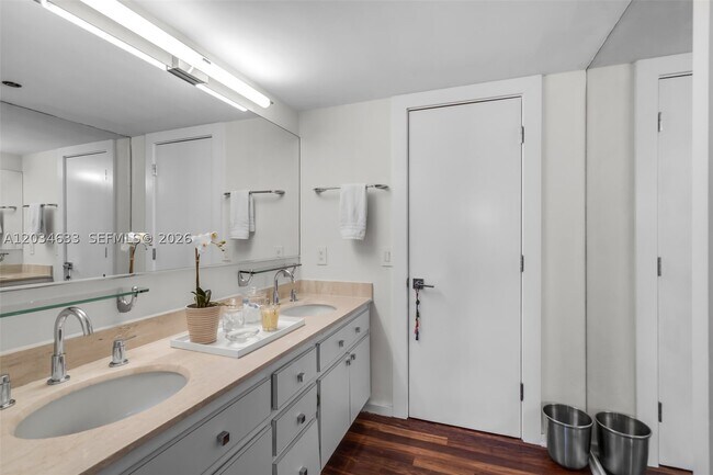 Building Photo - 151 Crandon Blvd