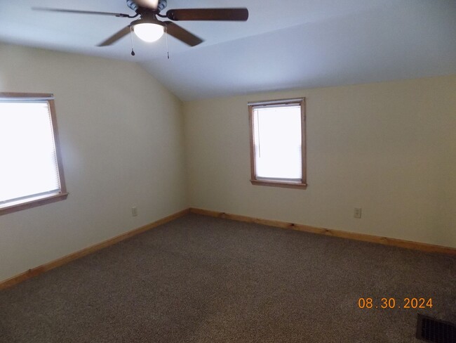 Building Photo - 464 Ralph St