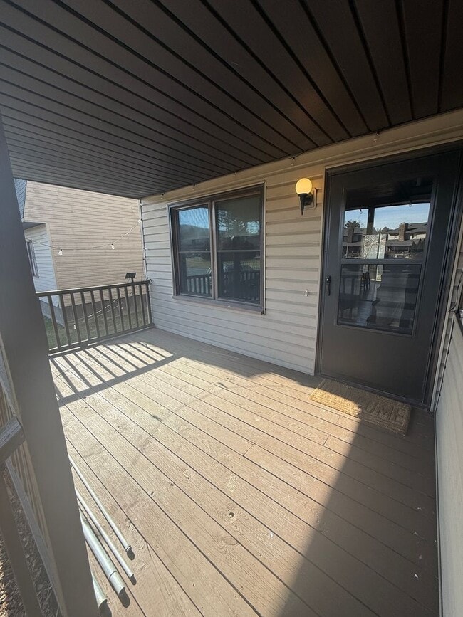 Building Photo - 228 Adams Ln