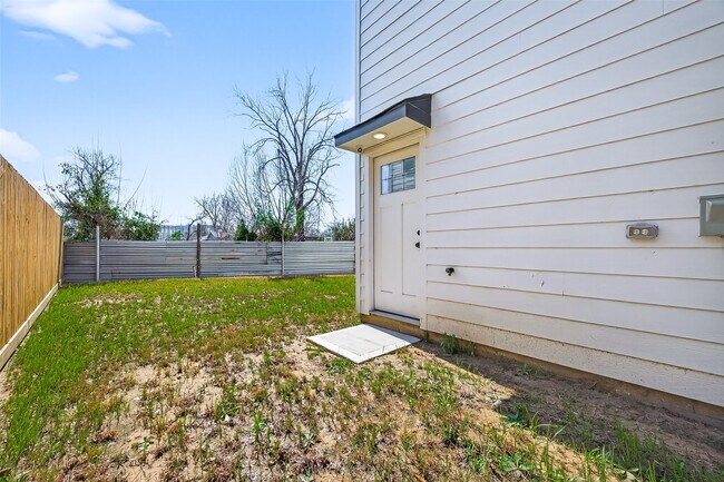 Building Photo - 5304 Lynnfield St