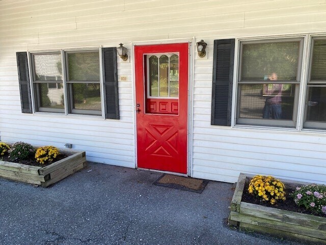Primary Photo - 320 Valley Rd