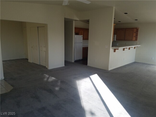 Building Photo - 227 Big Horn Dr