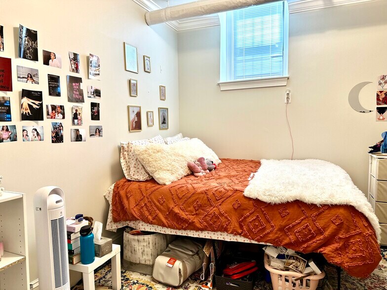 Building Photo - 1340 Commonwealth Ave