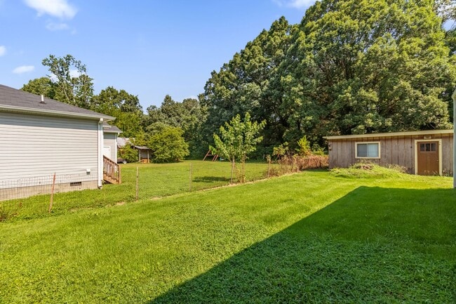 Building Photo - Cute 3 bedroom, 1 bathroom in High Point