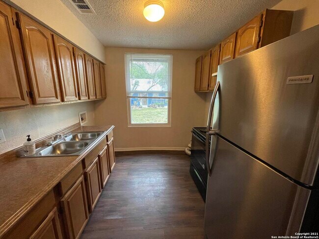 Building Photo - 10446 Mtn Vw-