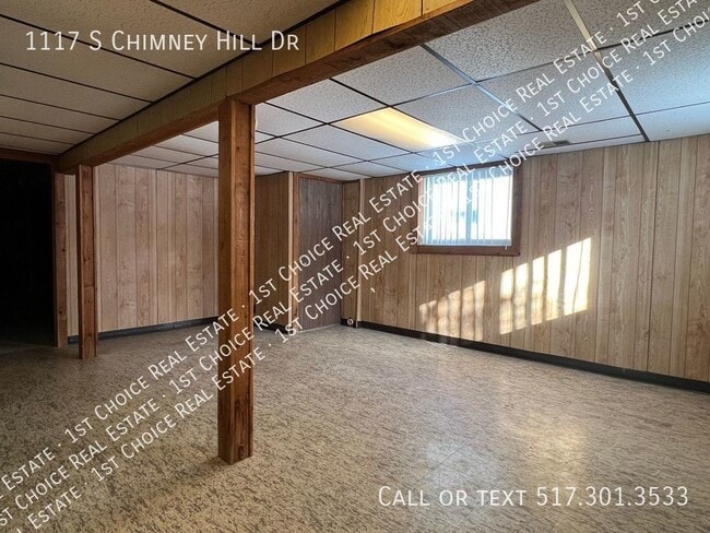 Building Photo - 1117 S Chimney Hill Dr