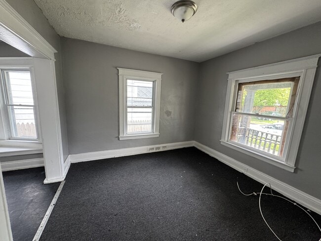 Building Photo - 108 Durnan St