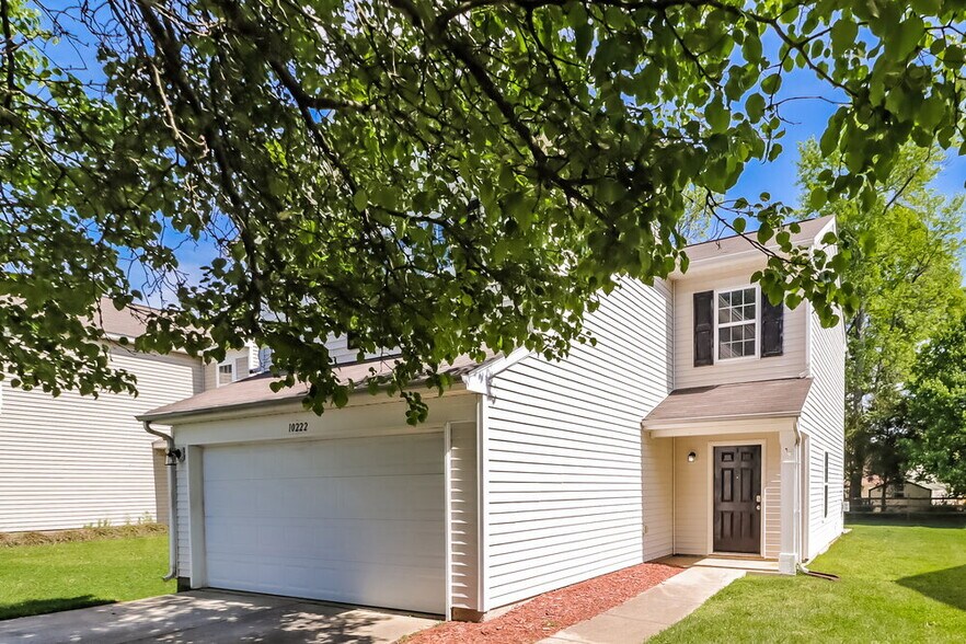 Building Photo - 10222 Green Hedge Ave