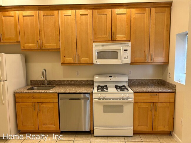 Building Photo - 2 br, 1.5 bath House - 1603 6th St. NW