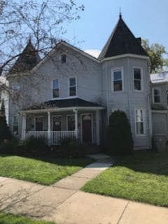 Building Photo - 374 Pine St