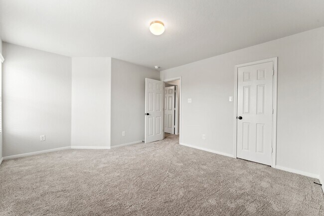 Building Photo - 2590 Magnolia Fair Way