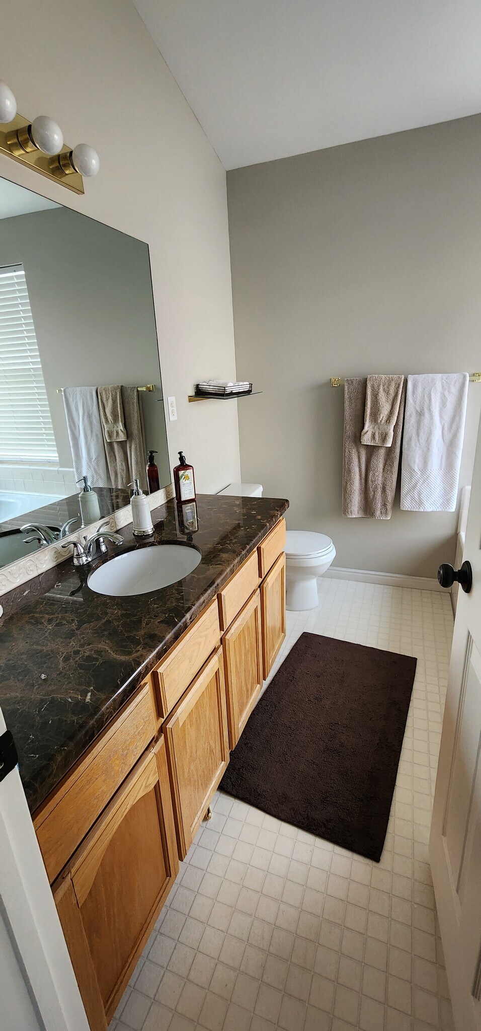 Building Photo - 1160 N Colonel Rd