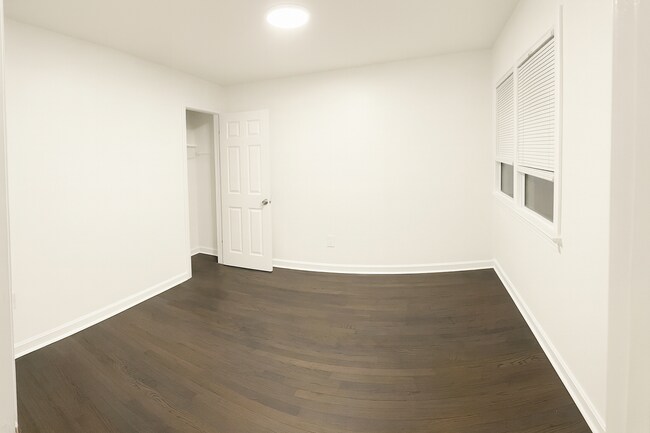 Building Photo - 306 Clifton Ave