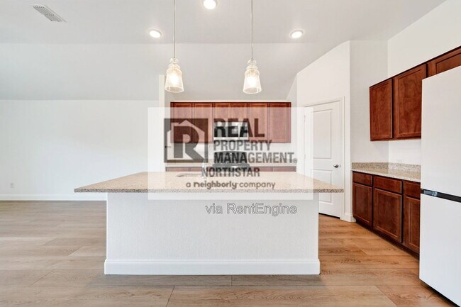 Building Photo - 1804 Huisache St