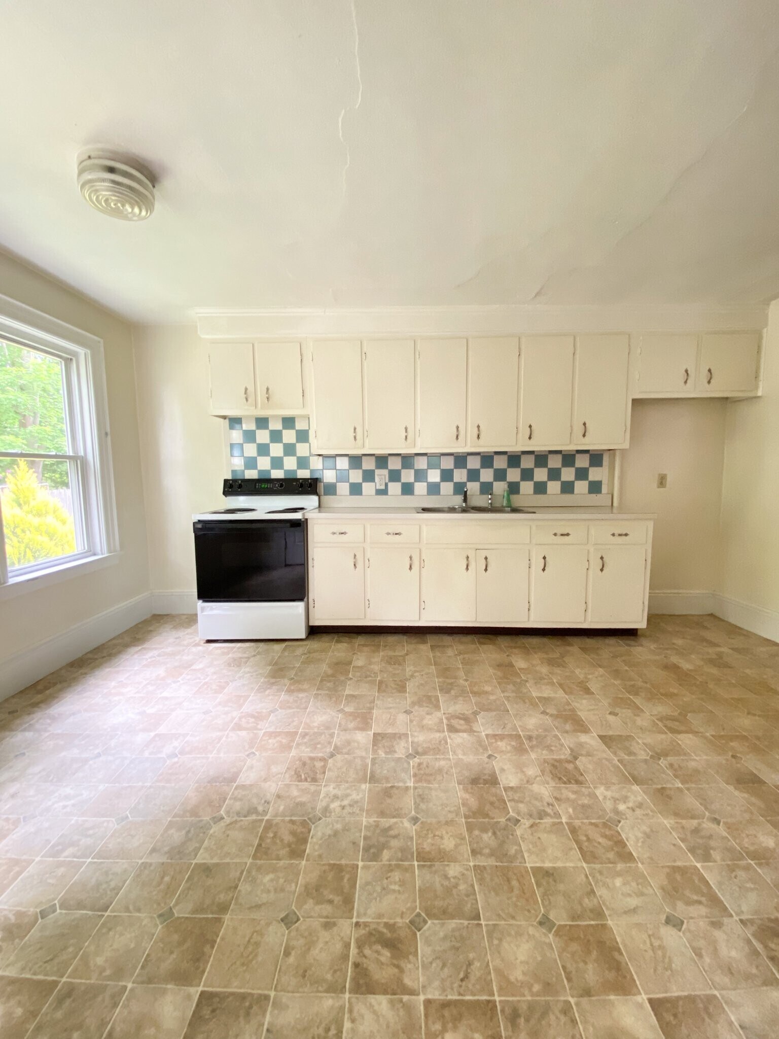 Building Photo - 147 Union St