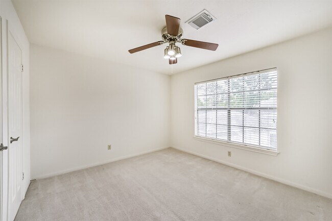 Building Photo - 2214 Cherrytree Ridge Ln