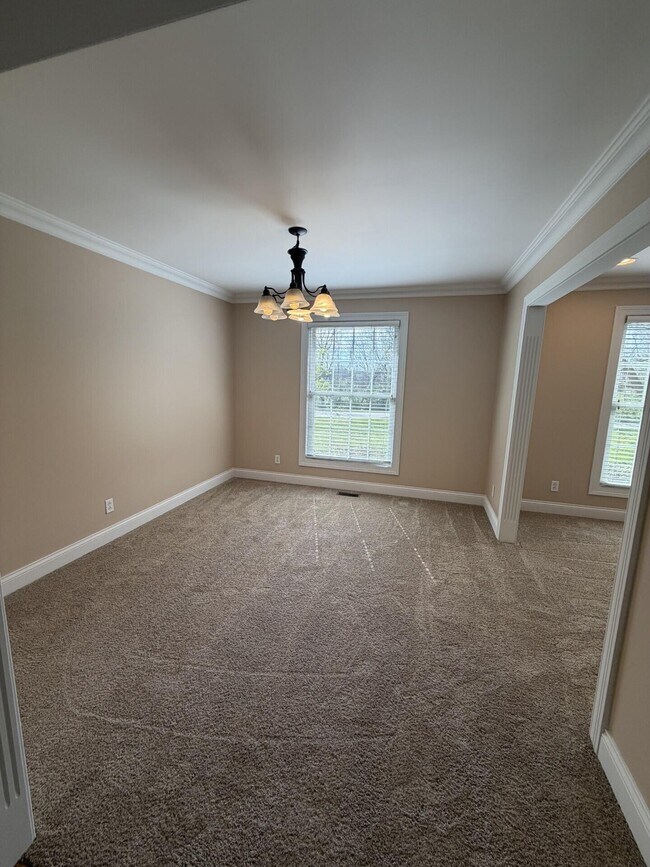 Building Photo - 110 Pineur Rd