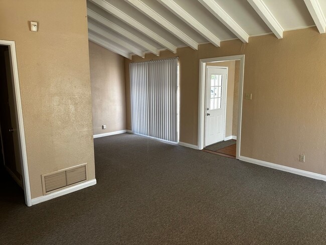 Building Photo - Riverside Home For Rent- 3 bedrooms!