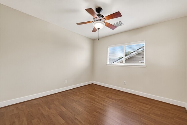 Building Photo - 6247 Settlers Lake Cir E
