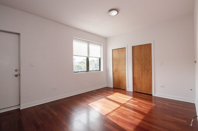 Building Photo - 1707 S Ruble St