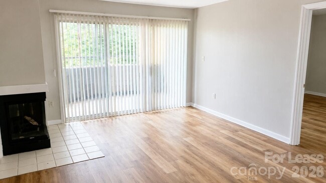 Building Photo - 2557 Stockbridge Dr