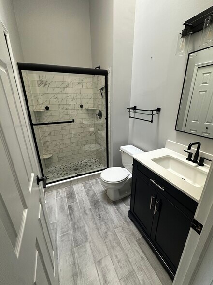 Building Photo - 49467 Pointe Xing