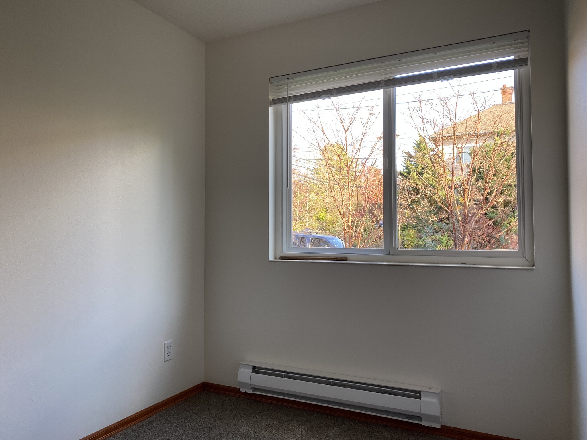 Building Photo - 1221 E Olive St