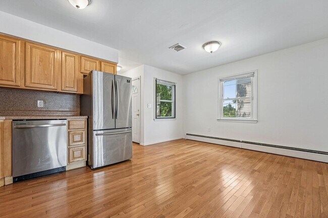 Building Photo - 669 9TH St