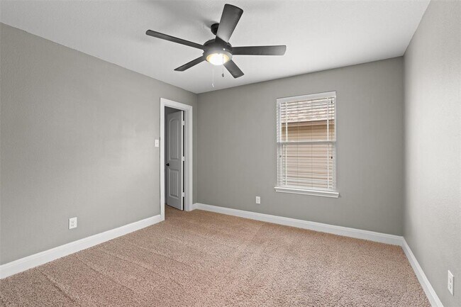 Building Photo - 313 Grand Jct Trail