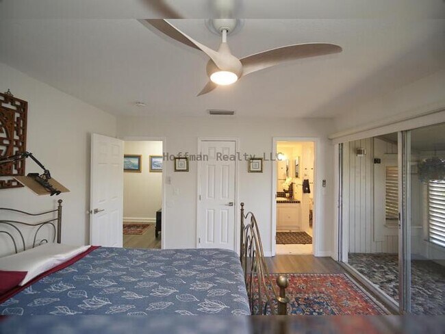 Building Photo - Waterfront 2BR Condo with Private Garage and Water Views in Tampa