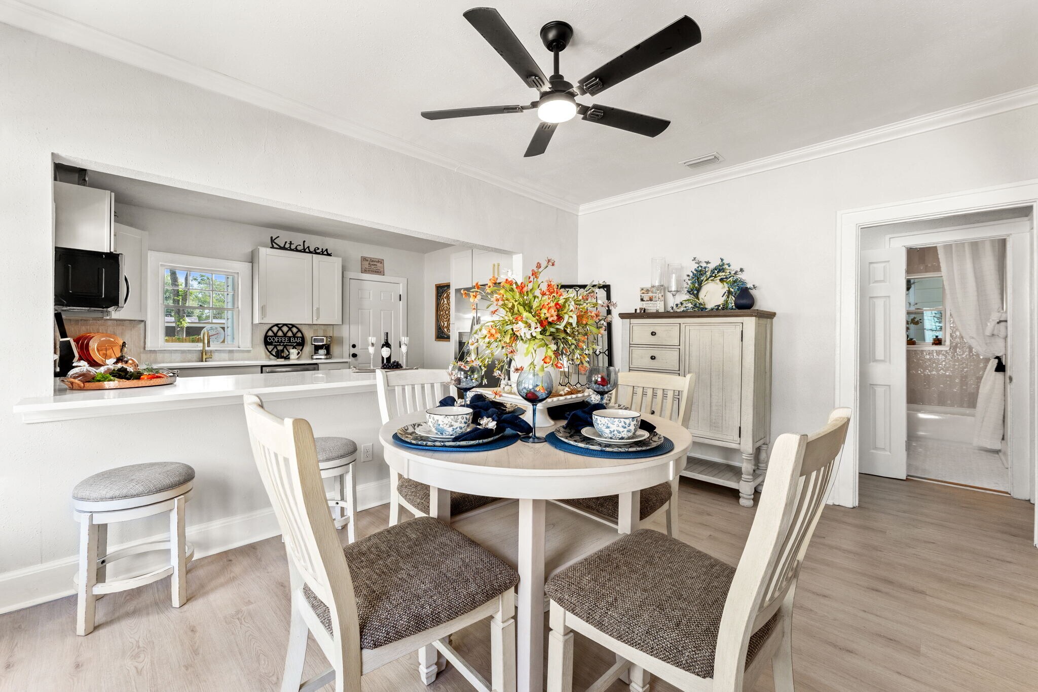 Dining Room - 593 Talbot Ave
