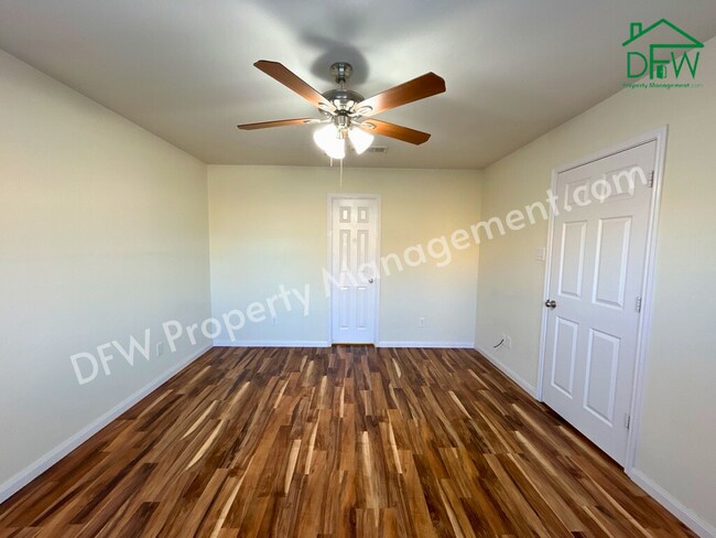 Building Photo - 10009 Iron Ridge Dr