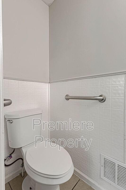 Building Photo - 11123 Blue Ridge Blvd