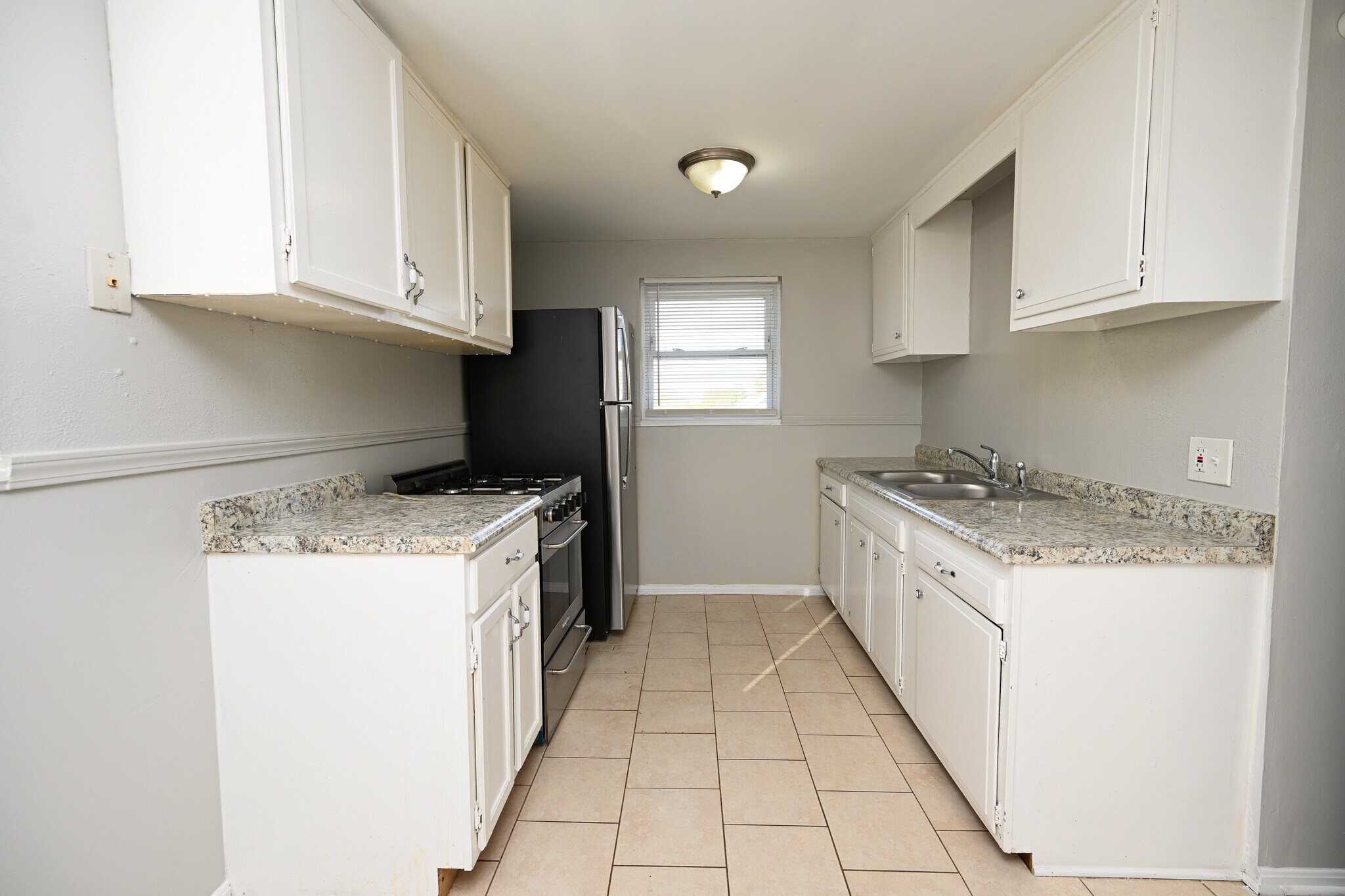 Building Photo - 7813 Elizabeth St