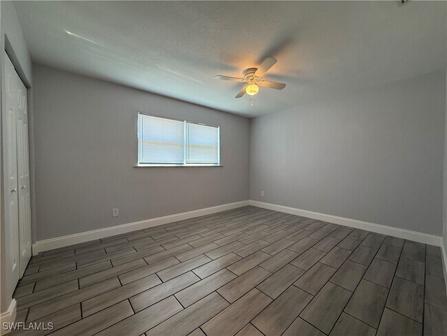 Building Photo - 1315 NE Pine Island Ln