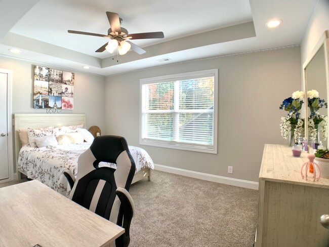 Building Photo - 260 Bluebriar Trace