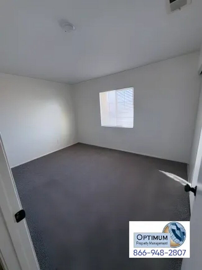 Building Photo - Spacious 5-Bedroom, 3-Bathroom Home with Loft in Victorville