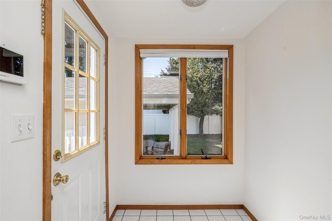 Building Photo - 26 Whitman Ave