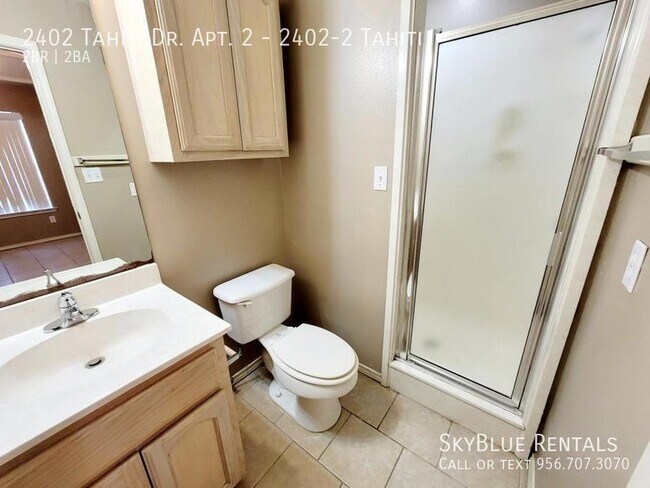 Building Photo - 2402 Tahiti Dr