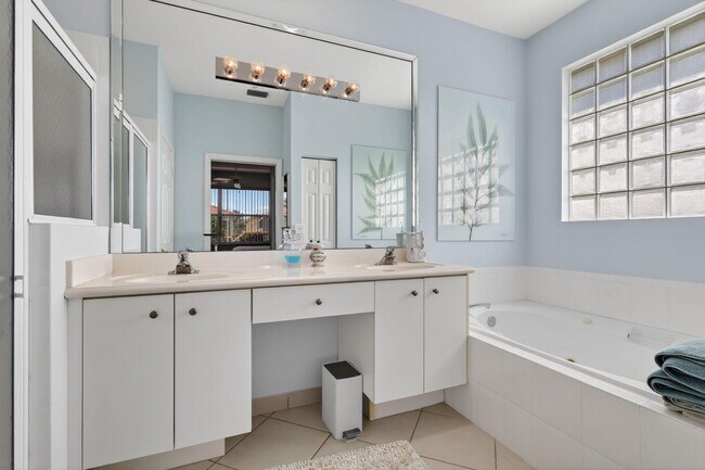 Building Photo - 7116 Cataluna Cir
