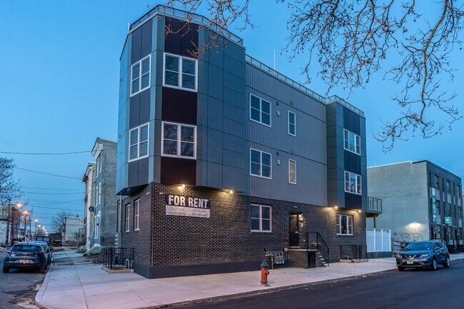 Building Photo - 2045 N College Ave