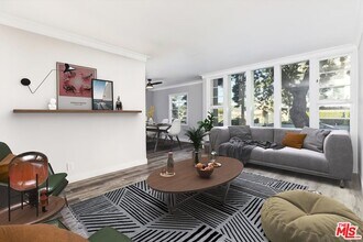 Building Photo - 5022 Clinton St