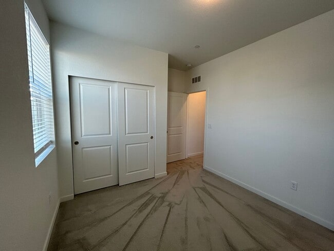 Building Photo - Beautiful New Build in the Heart of Timnat...
